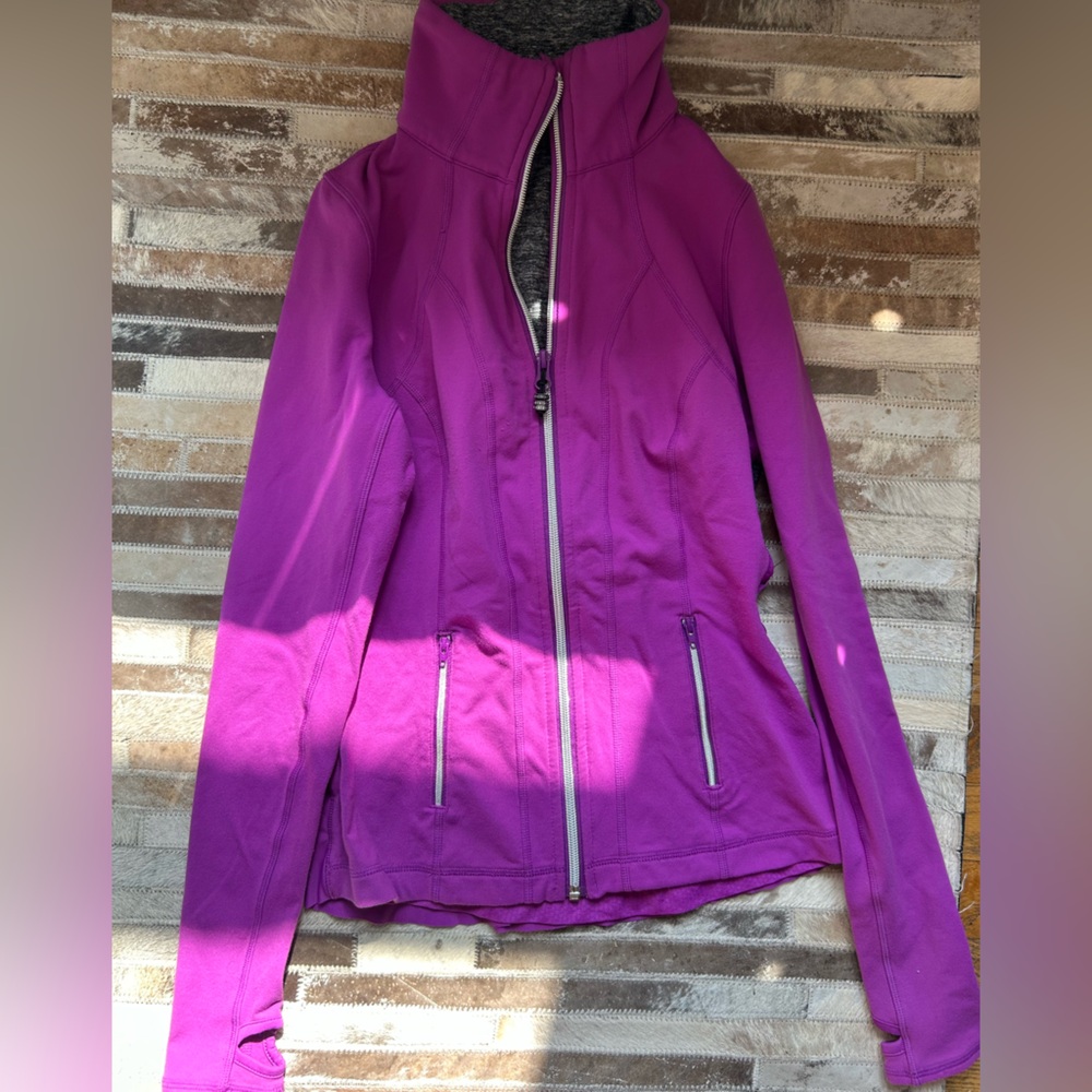 Lululemon Athletica Purple Sweatshirt Sleek Design